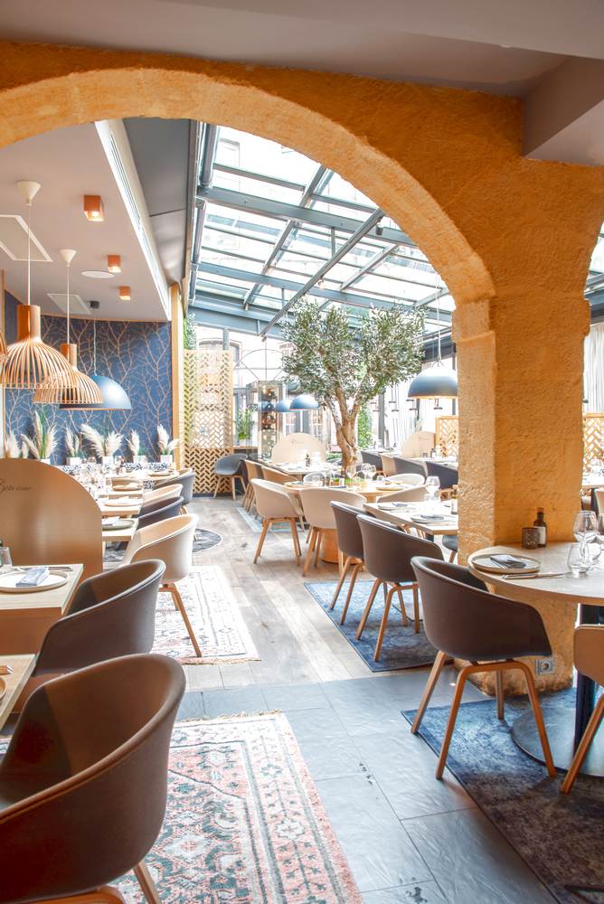 Noël à Aix-en-Provence : Entre Magie Provençale et Plaisirs Gastronomiques au Restaurant Côté Cour
