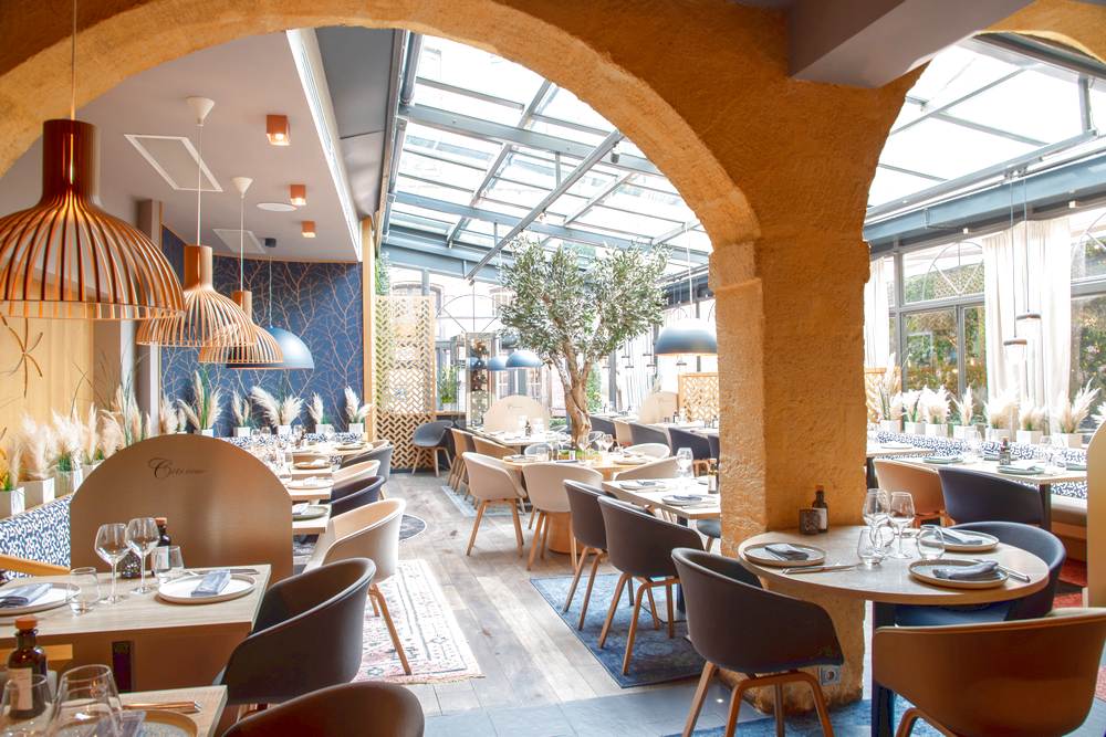 À la recherche d’un restaurant romantique à Aix-en-Provence ? Découvrez l’élégance de Côté Cour